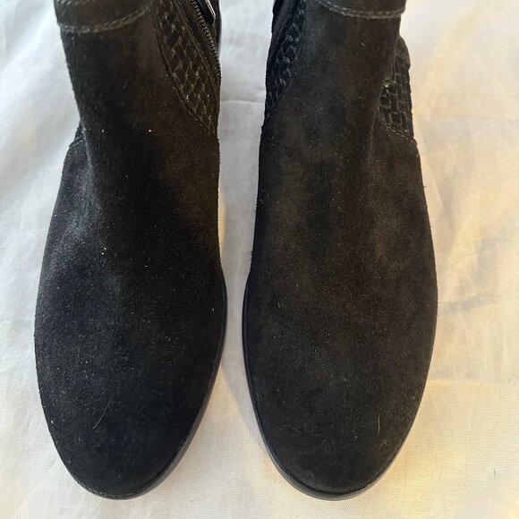 Vince Camuto  Pamma Black Suede Ankle Bootie  Women Size 6  retail $159   NEW - Picture 2 of 6